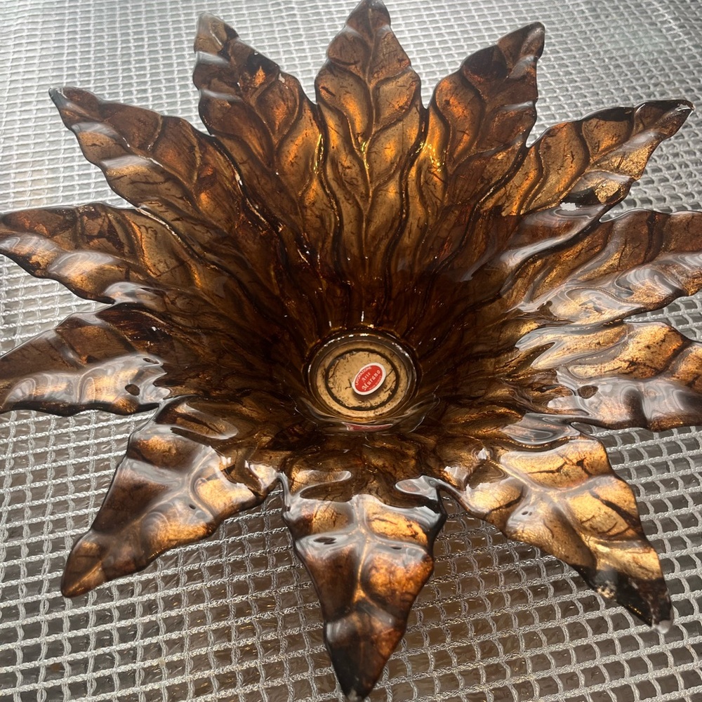 Brand new leaf vase